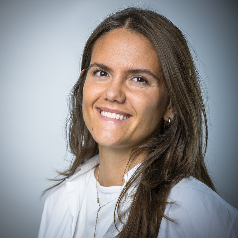 Mitarbeiter:innen-Foto von Dana Irimies